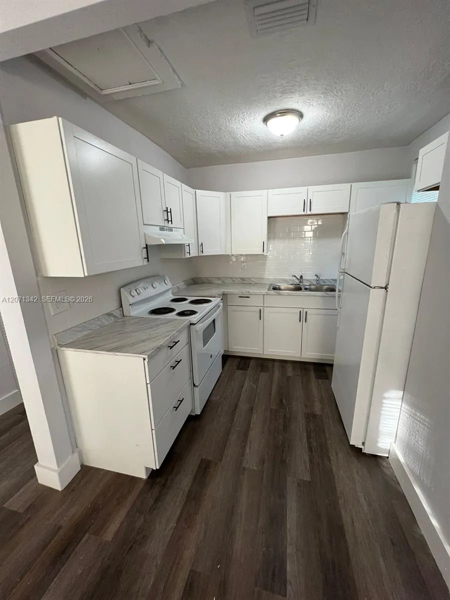 Foto de propiedad en 5703 Ave B 1, Jacksonville, FL 32209 Jacksonville con MLS# 