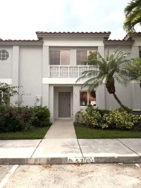 Foto de propiedad en 571 NW 208th Circle, Pembroke Pines, FL 33029 Pembroke Pines con MLS# 
