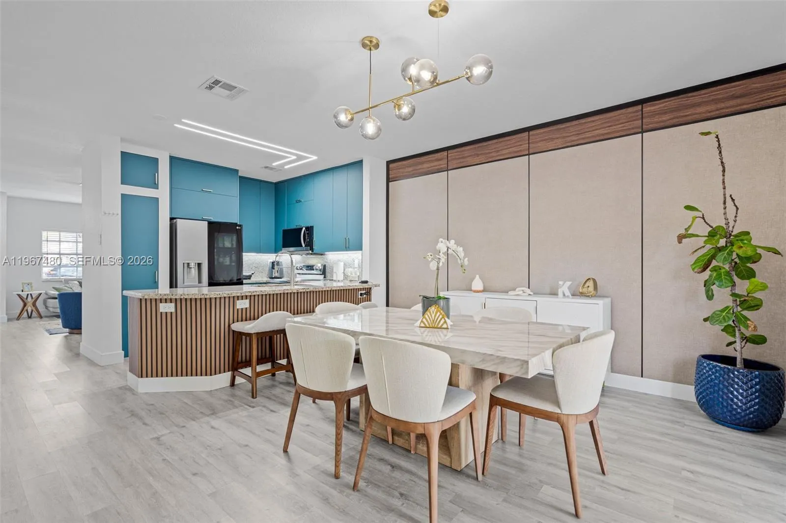 Foto de propiedad en 5725 NW 114th Path 114, Doral, FL 33178 Doral con MLS# 