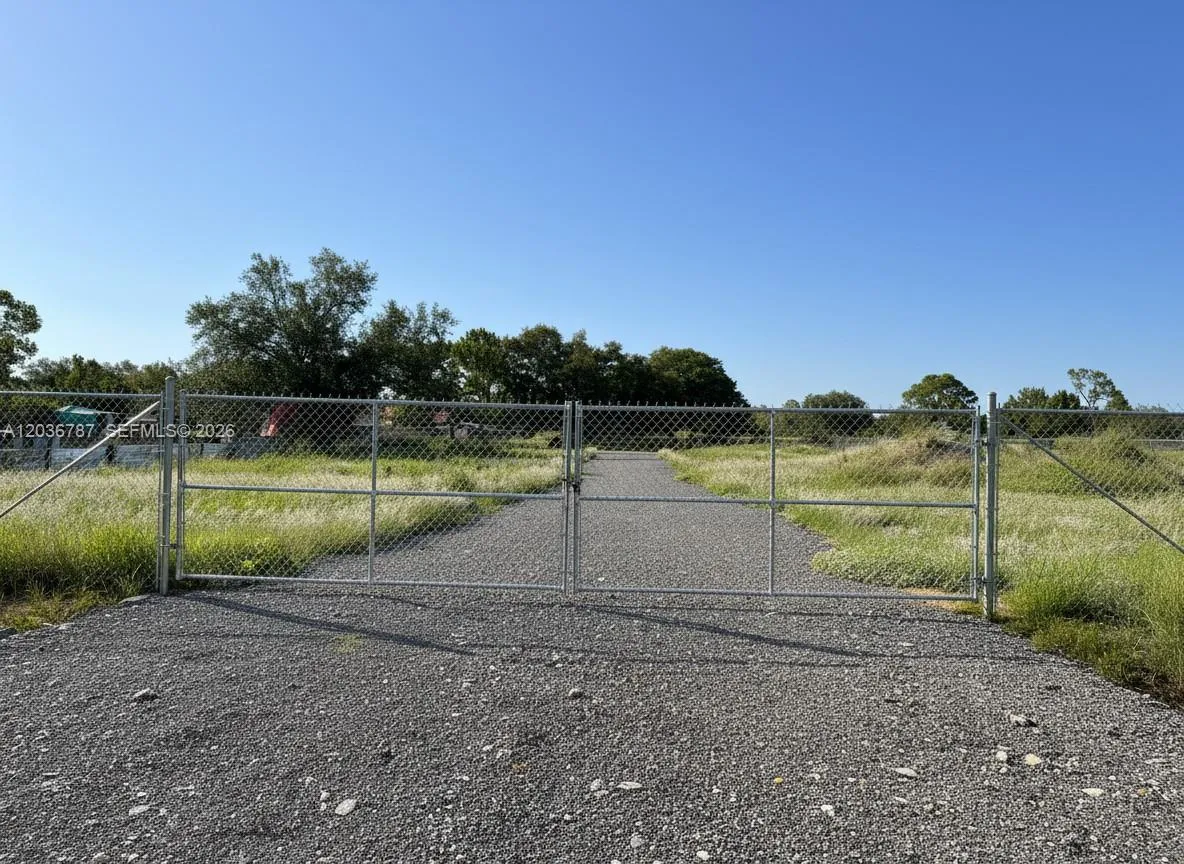 Foto de propiedad en 575 S Jinete Street, Clewiston, FL 33440 Clewiston con MLS# 