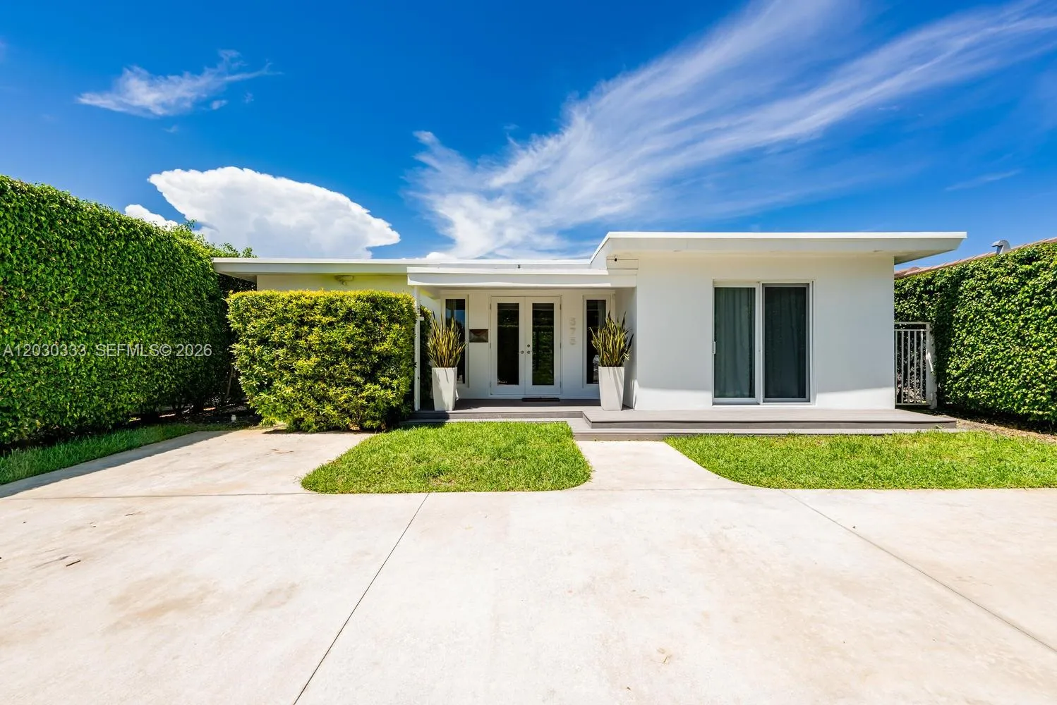 Foto de propiedad en 575 W 50th Street, Miami Beach, FL 33140 Miami Beach con MLS# 