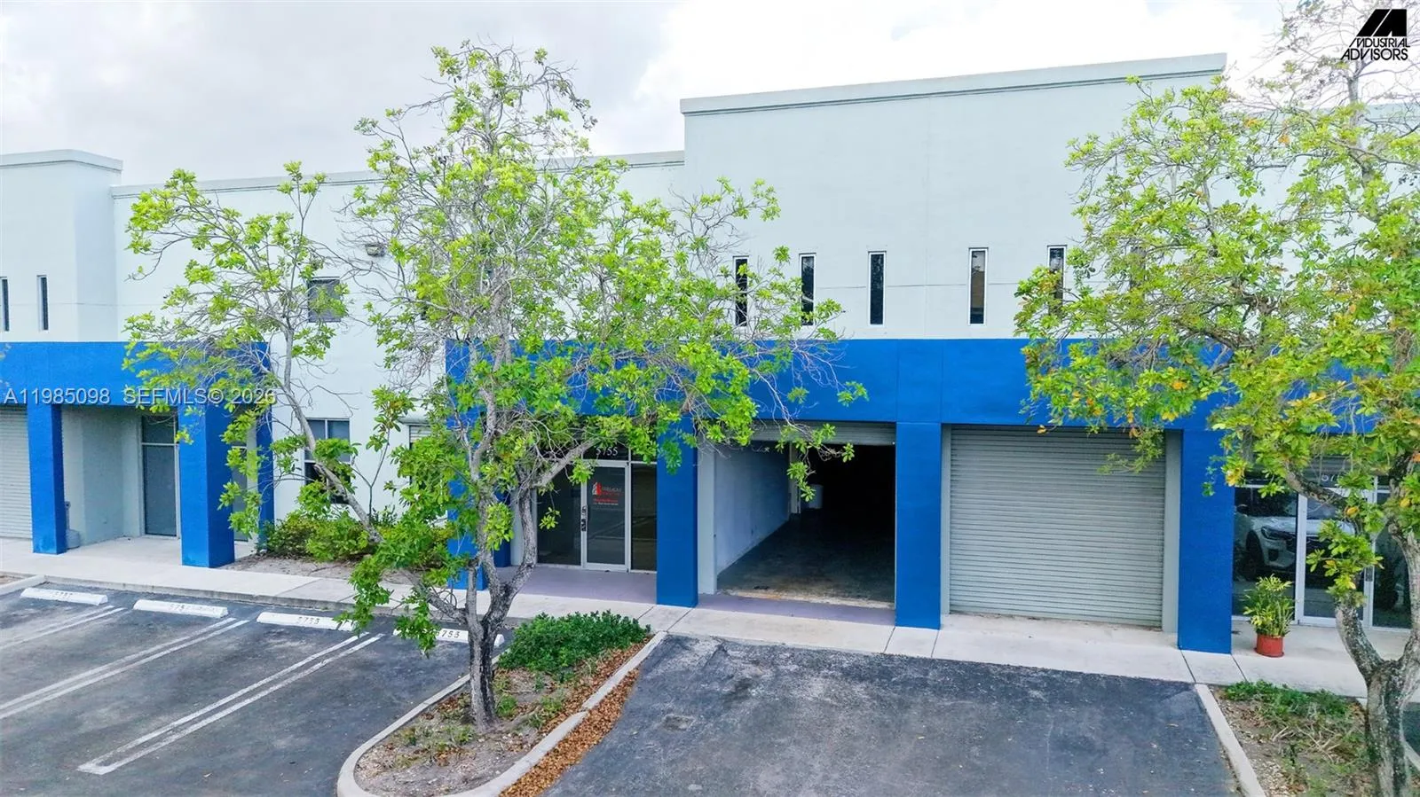 Foto de propiedad en 5755 NW 151st Street, Miami Lakes, FL 33014 Miami Lakes con MLS# 