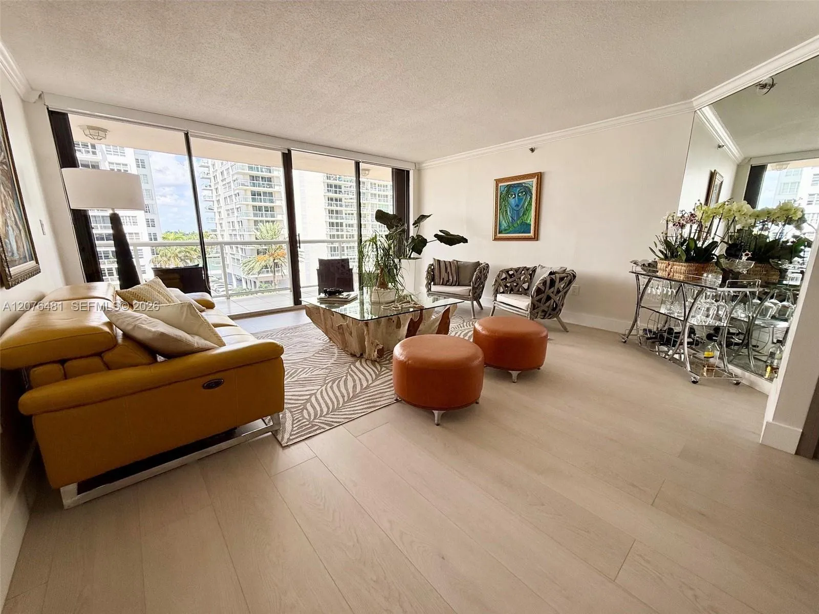 Foto de propiedad en 5757 Collins Avenue 602, Miami Beach, FL 33140 Miami Beach con MLS# 