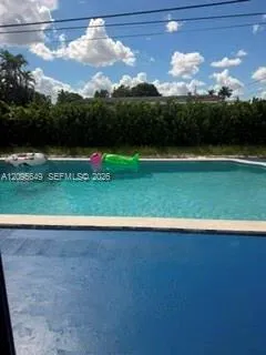 En Venta 5760 W 14th Avenue, Hialeah, FL 33012, Hialeah, FL 33012