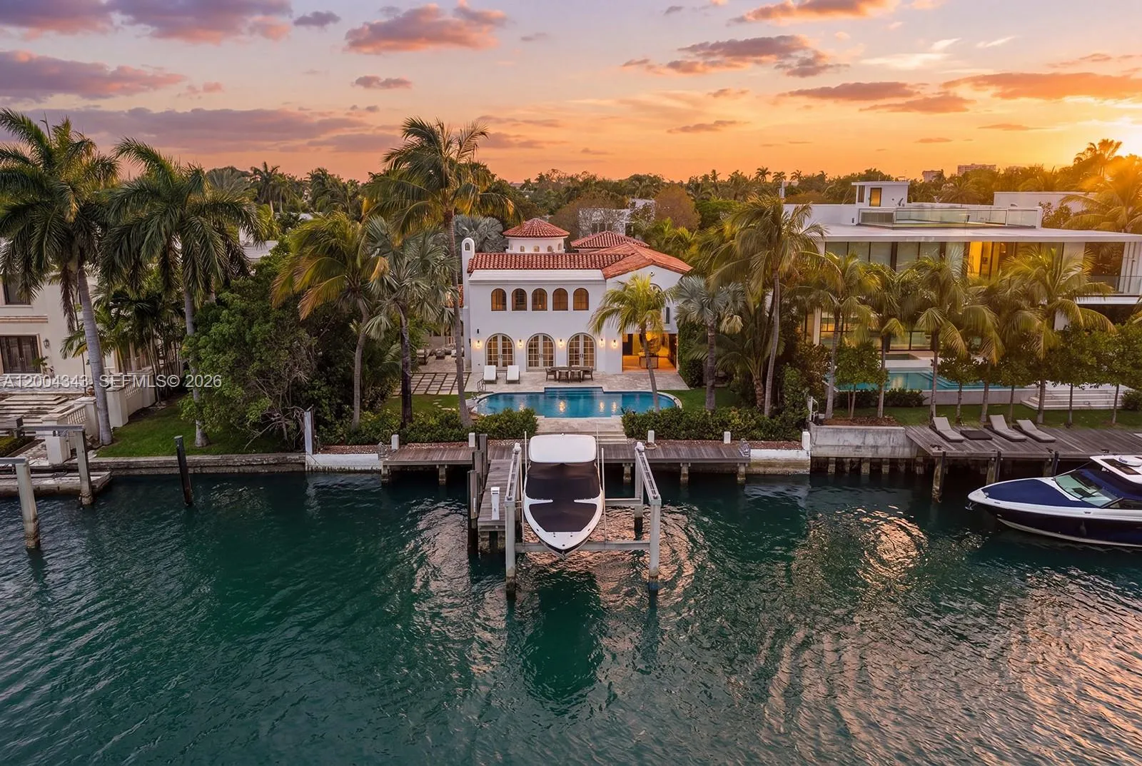 Foto de propiedad en 5763 Pine Tree Drive, Miami Beach, FL 33140 Miami Beach con MLS# 