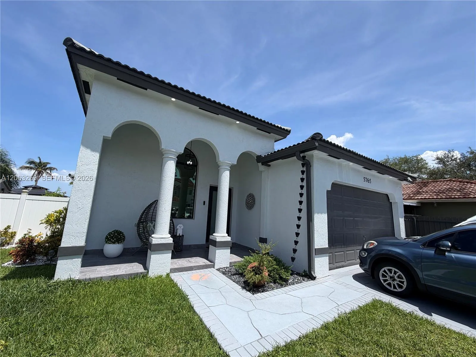 Foto de propiedad en 5765 SW 151st Avenue, Miami, FL 33193 Miami con MLS# 