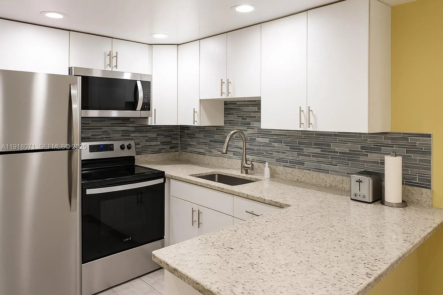 Foto de propiedad en 5771 Washington Street H1, Hollywood, FL 33023 Hollywood con MLS# 