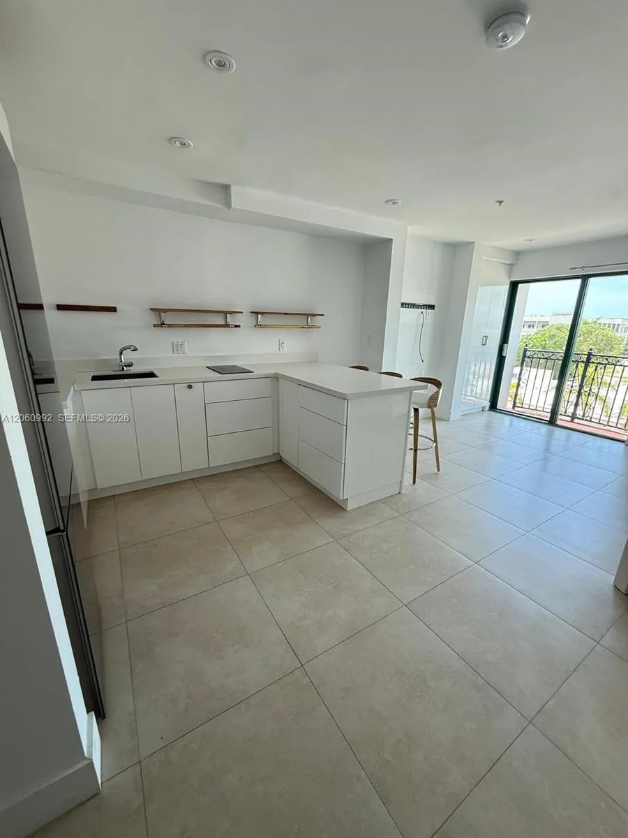 Alquilada 5785 SW 72nd Street 5785, South Miami, FL 33143, South Miami, FL 33143