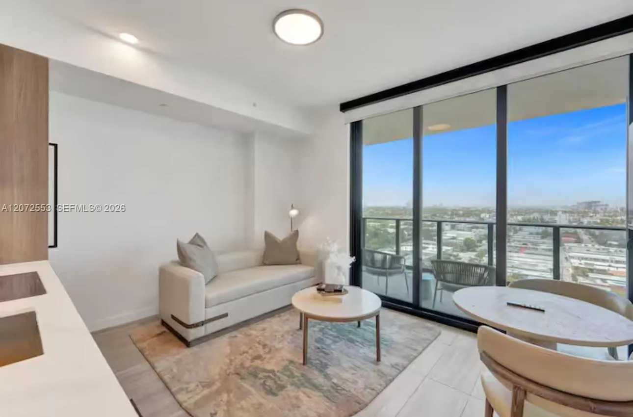 Foto de propiedad en 580 72nd 1713, Miami Beach, FL 33141 Miami Beach con MLS# 