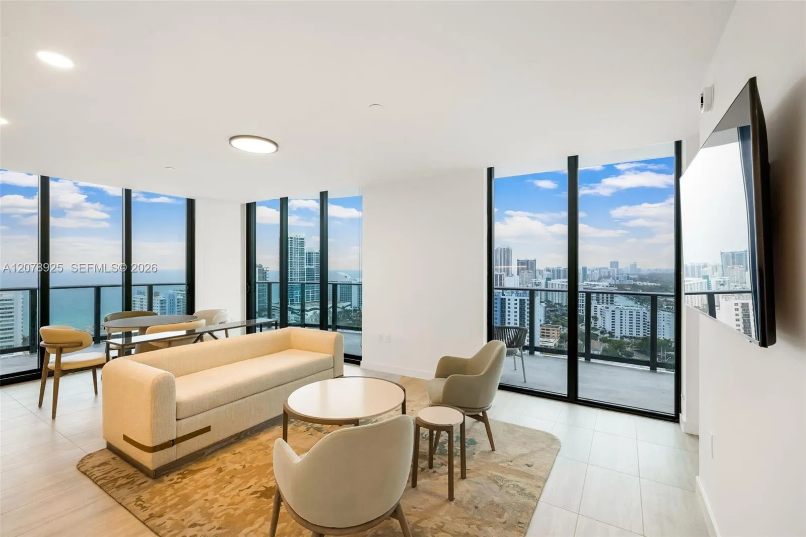 Foto de propiedad en 580 72nd Street PH02, Miami Beach, FL 33141 Miami Beach con MLS# 