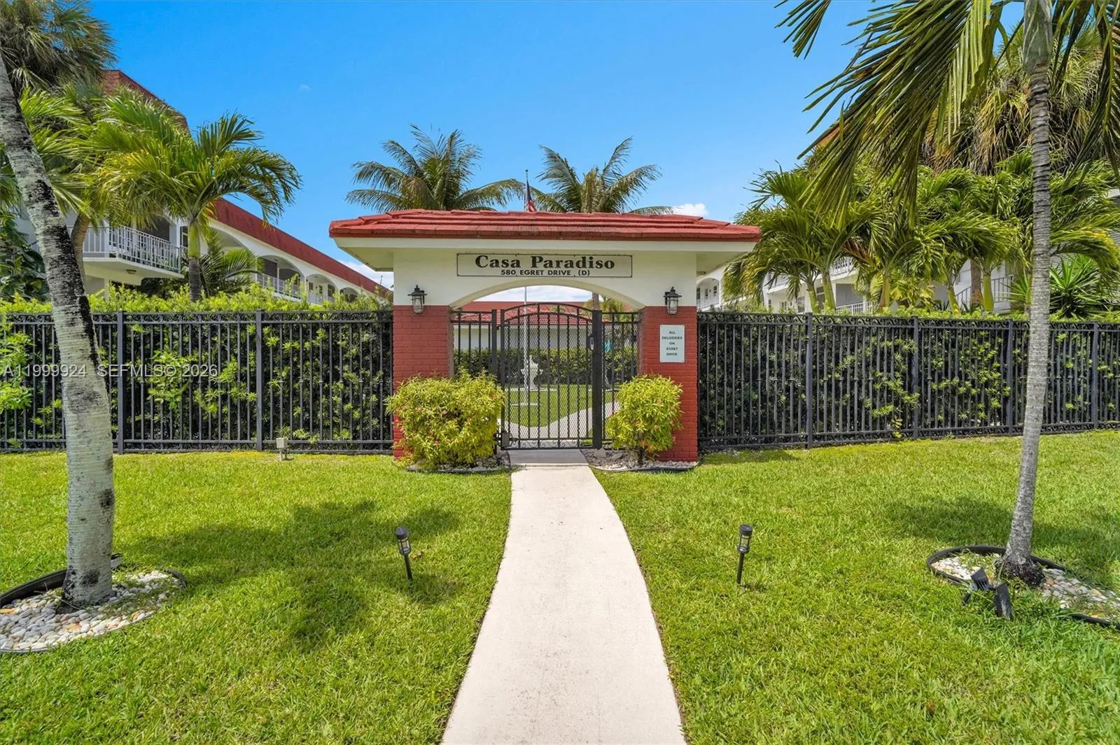 Foto de propiedad en 580 Egret Drive 303, Hallandale Beach, FL 33009 Hallandale Beach con MLS# 