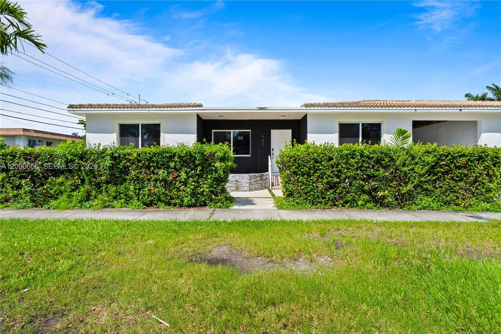 Foto de propiedad en 580 Lee Drive, Miami Springs, FL 33166 Miami Springs con MLS# 