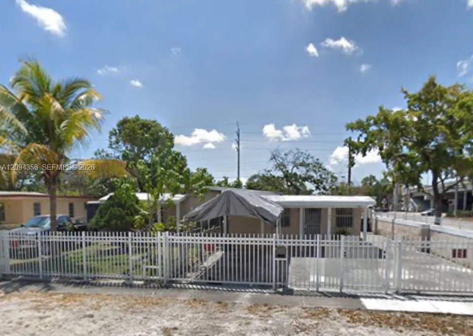 En Venta 580 NW 136th Street, North Miami, FL 33168, North Miami, FL 33168