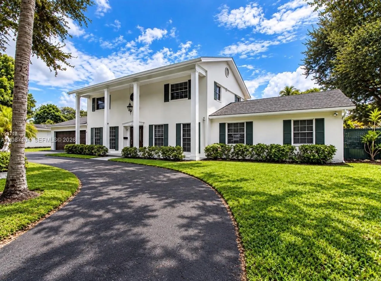 Foto de propiedad en 580 NW 66th Avenue, Plantation, FL 33317 Plantation con MLS# 