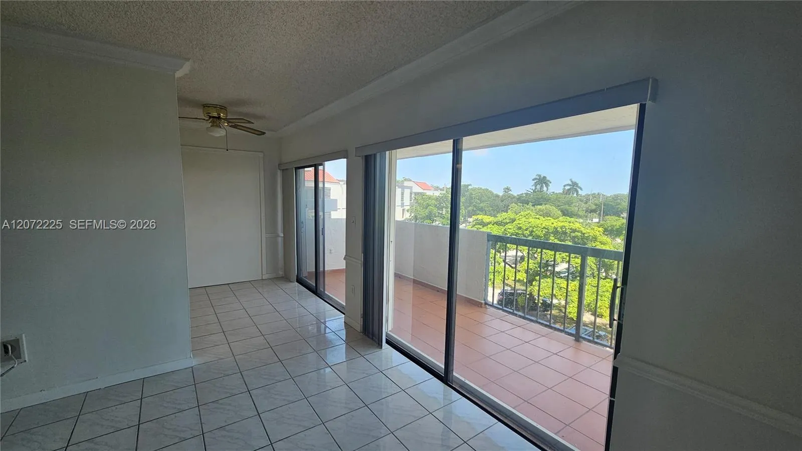 Foto de propiedad en 5800 SW 127th Avenue 2420, Miami, FL 33183 Miami con MLS# 