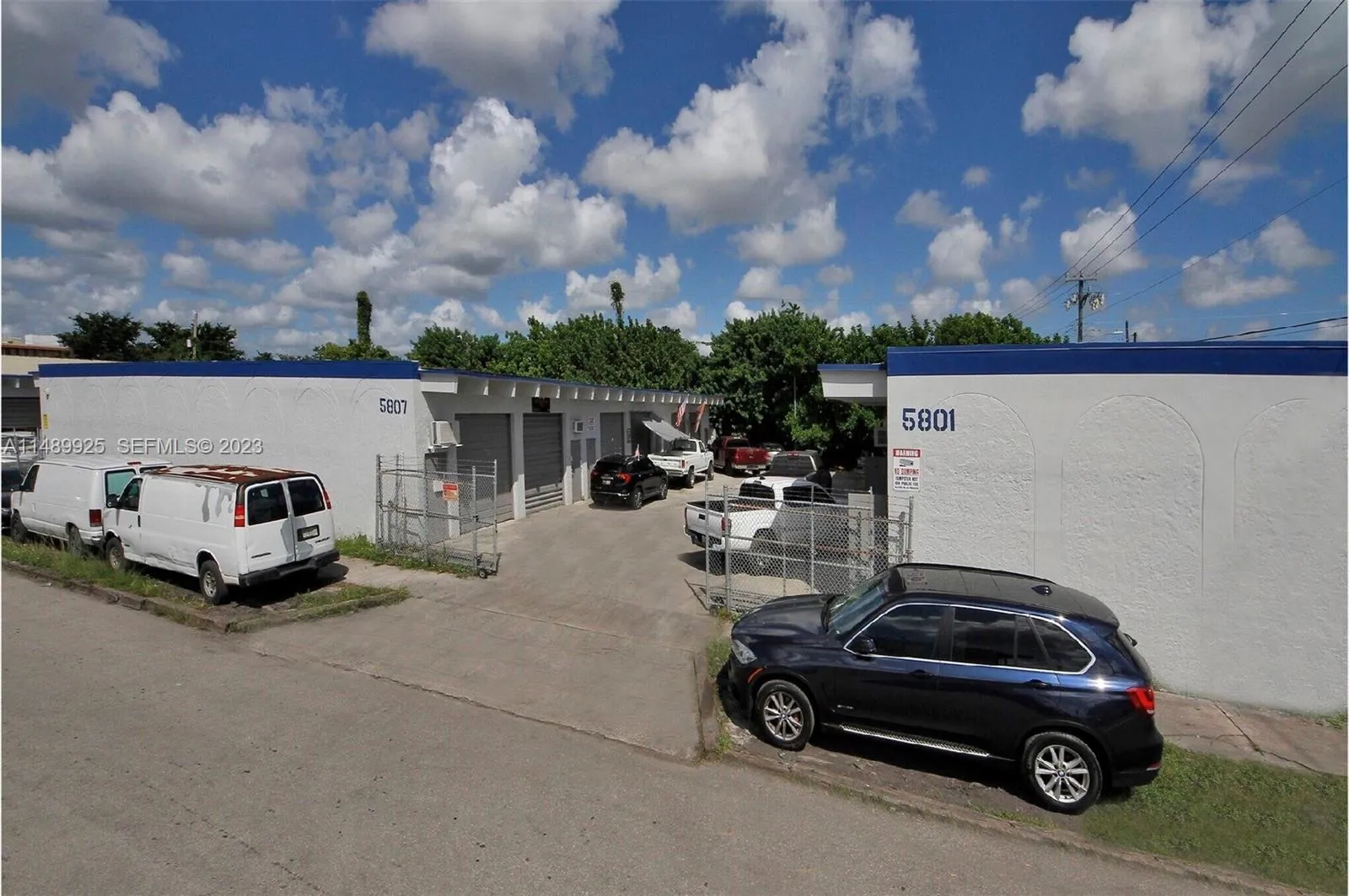 Foto de propiedad en 5801-5807 Dawson Street, Hollywood, FL 33023 Hollywood con MLS# 