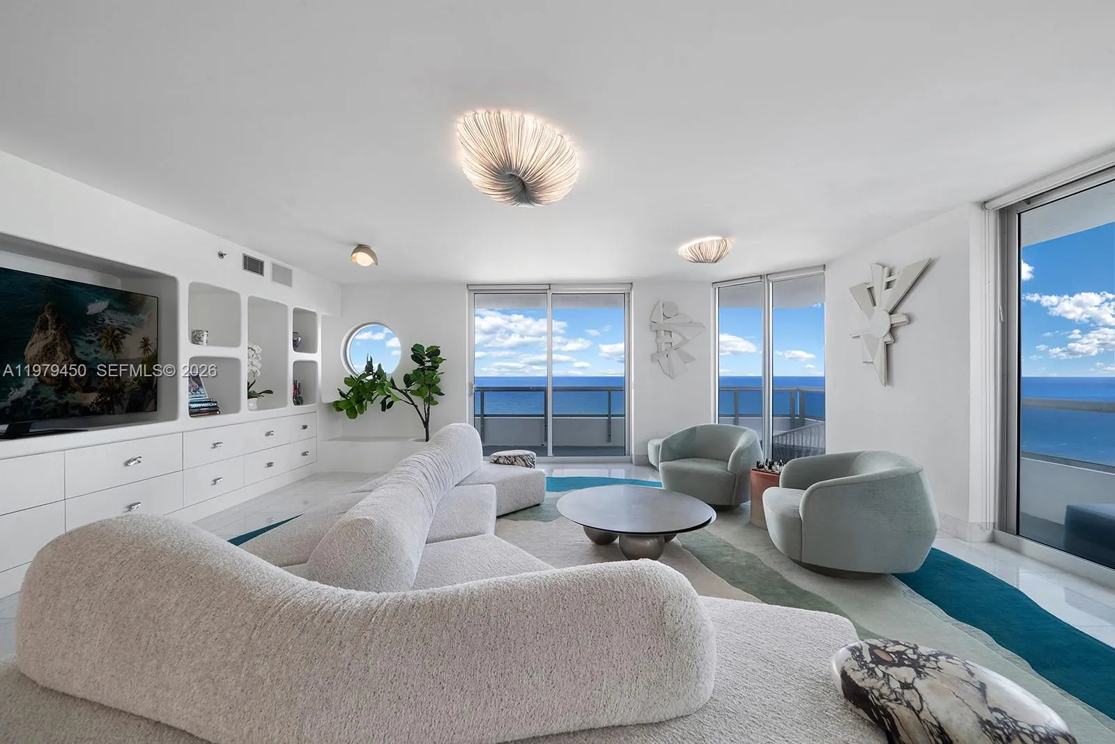 Foto de propiedad en 5801 Collins Avenue 1200, Miami Beach, FL 33140 Miami Beach con MLS# 