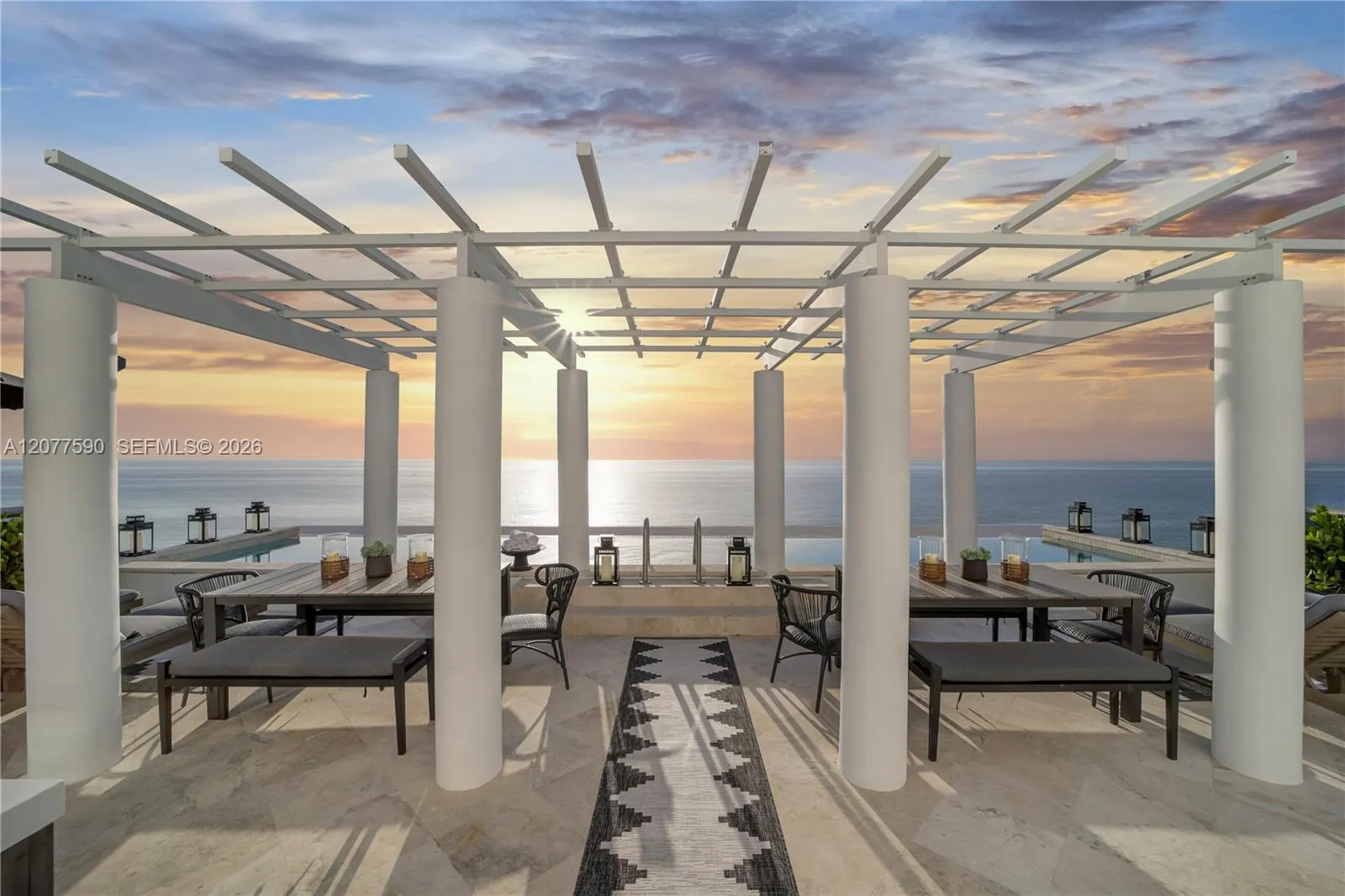 Foto de propiedad en 5801 Collins Avenue PH1600, Miami Beach, FL 33140 Miami Beach con MLS# 