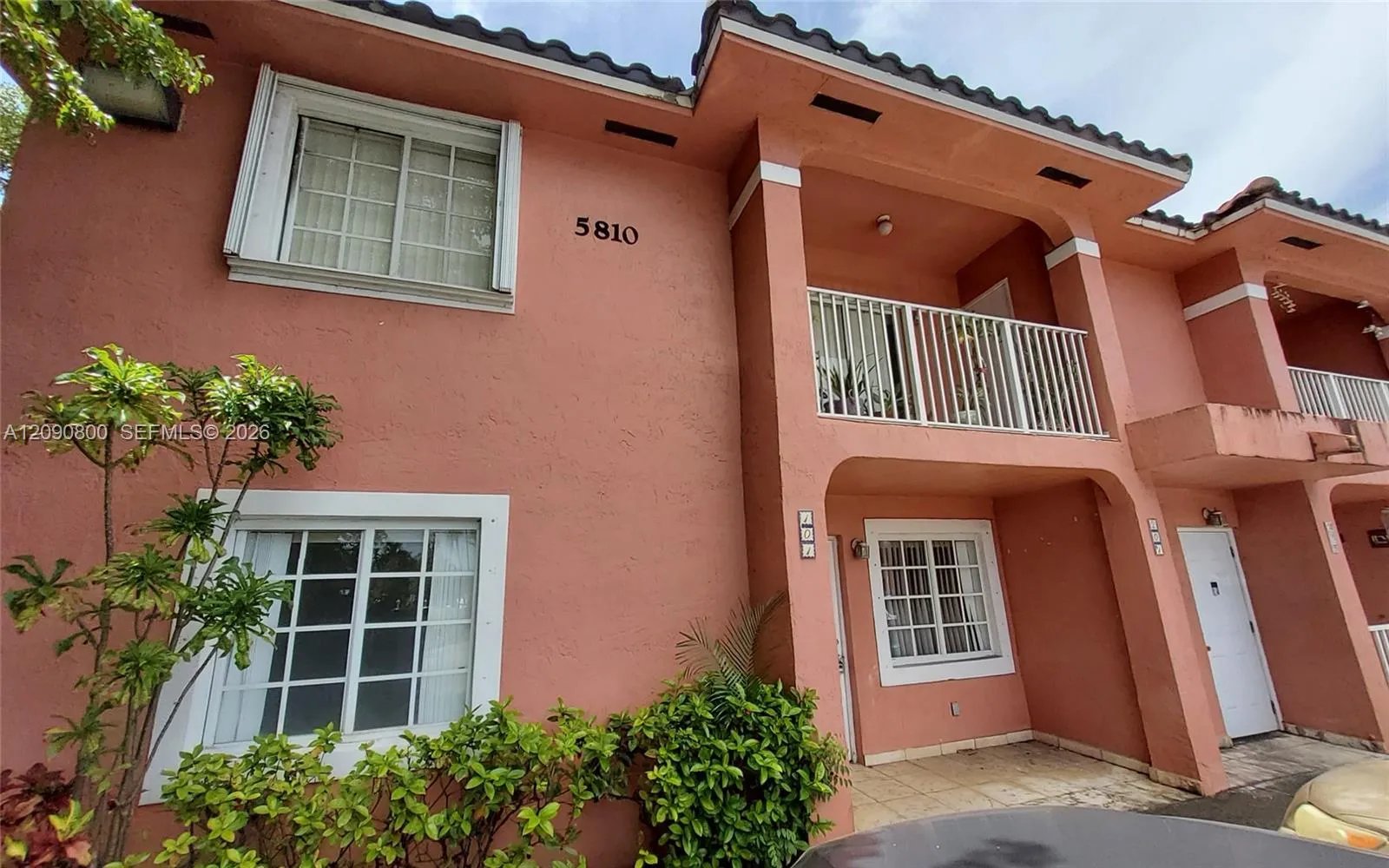 Foto de propiedad en 5810 W 18th Lane 101, Hialeah, FL 33012 Hialeah con MLS# 