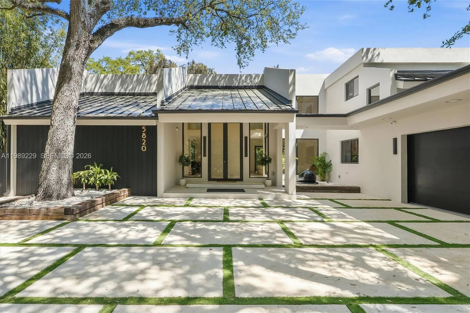 Foto de propiedad en 5820 SW 33rd Lane, Hollywood, FL 33312 Hollywood con MLS# 