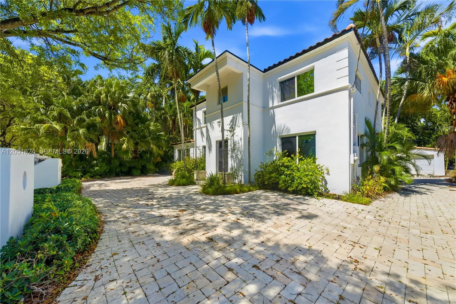 Foto de propiedad en 5824 Alton Road, Miami Beach, FL 33140 Miami Beach con MLS# 