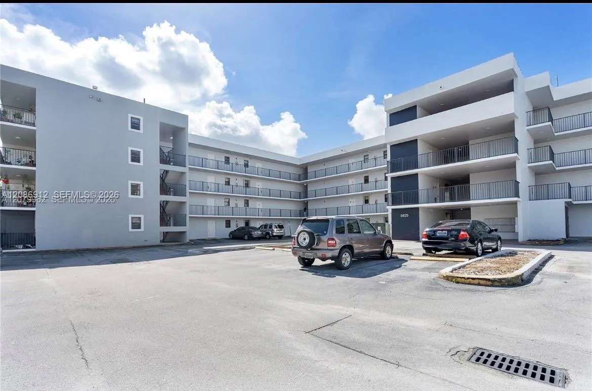 En Renta 5825 W 25th Court 311, Hialeah, FL 33016, Hialeah, FL 33016