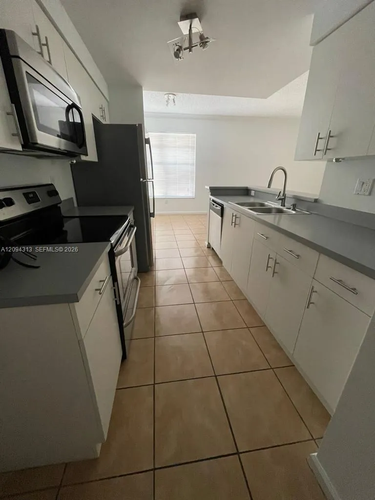 En Venta 5840 W Sample Road 105, Coral Springs, FL 33067, Coral Springs, FL 33067