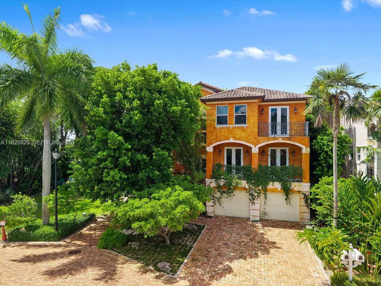 Vendido 5843 Paradise Point Drive, Palmetto Bay, FL 33157, Palmetto Bay, FL 33157