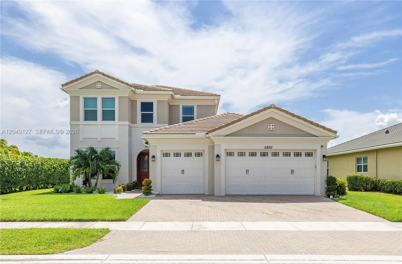 Foto de propiedad en 5850 Whippoorwill Circle, Westlake, FL 33470 Westlake con MLS# 