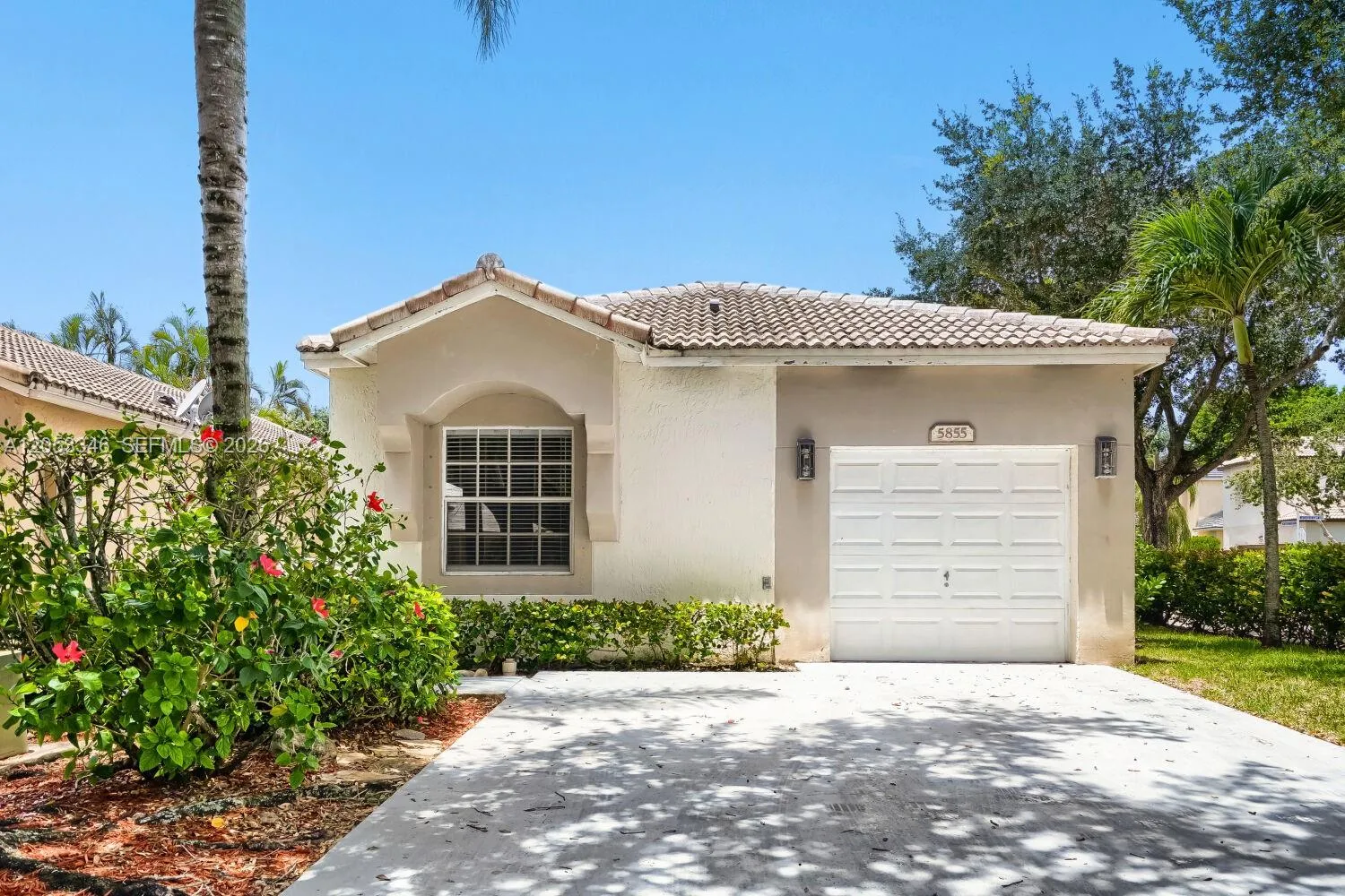 Foto de propiedad en 5855 Eagle Cay Terrace, Coconut Creek, FL 33073 Coconut Creek con MLS# 