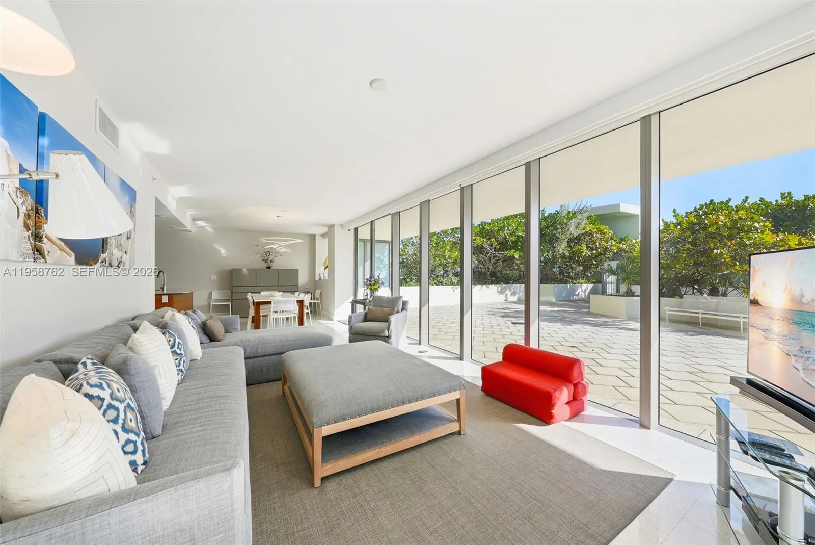 Foto de propiedad en 5875 Collins Avenue 502, Miami Beach, FL 33140 Miami Beach con MLS# 
