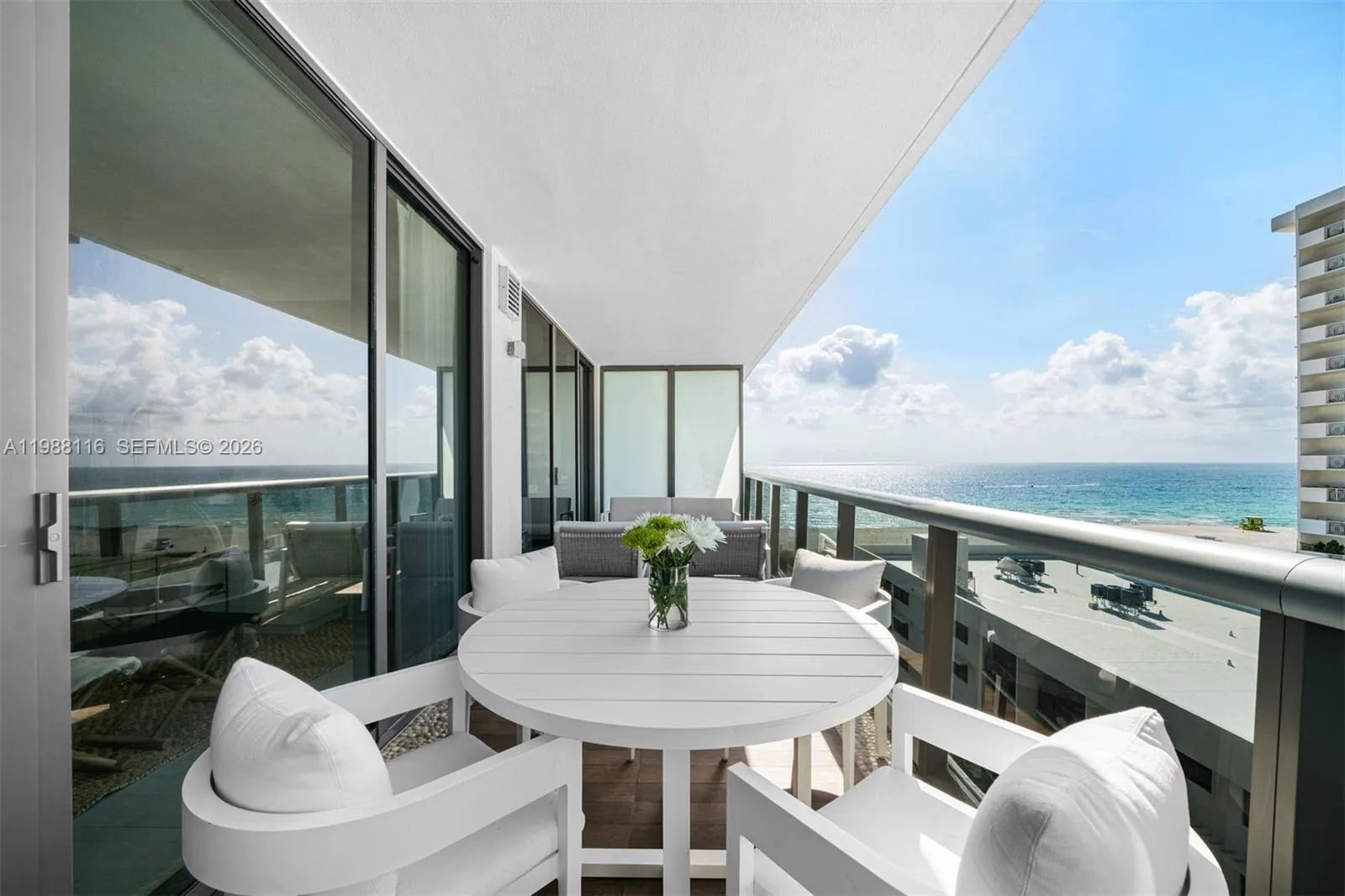 Foto de propiedad en 5875 Collins Avenue 906, Miami Beach, FL 33140 Miami Beach con MLS# 
