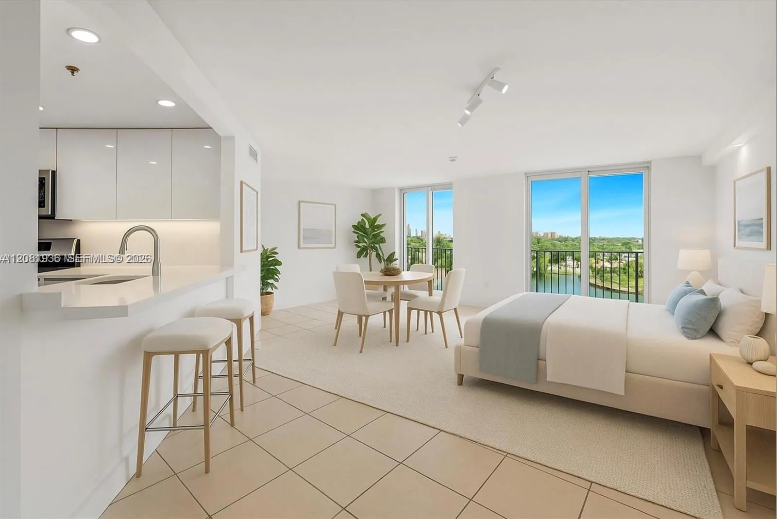 Foto de propiedad en 5880 Collins Avenue 1004, Miami Beach, FL 33140 Miami Beach con MLS# 