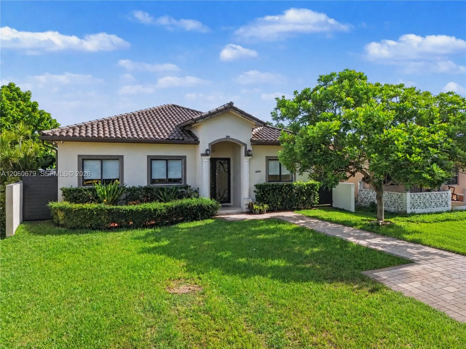 En Venta 5889 SW 17th Street, Miami, FL 33155, Miami, FL 33155