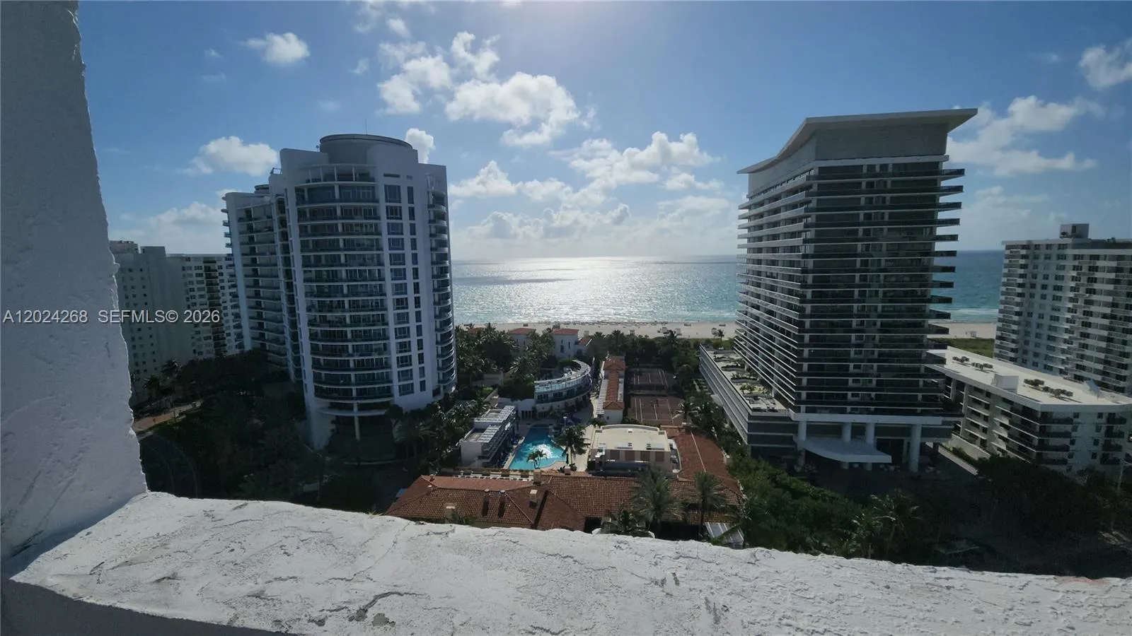 Foto de propiedad en 5900 Collins Avenue 404, Miami Beach, FL 33140 Miami Beach con MLS# 