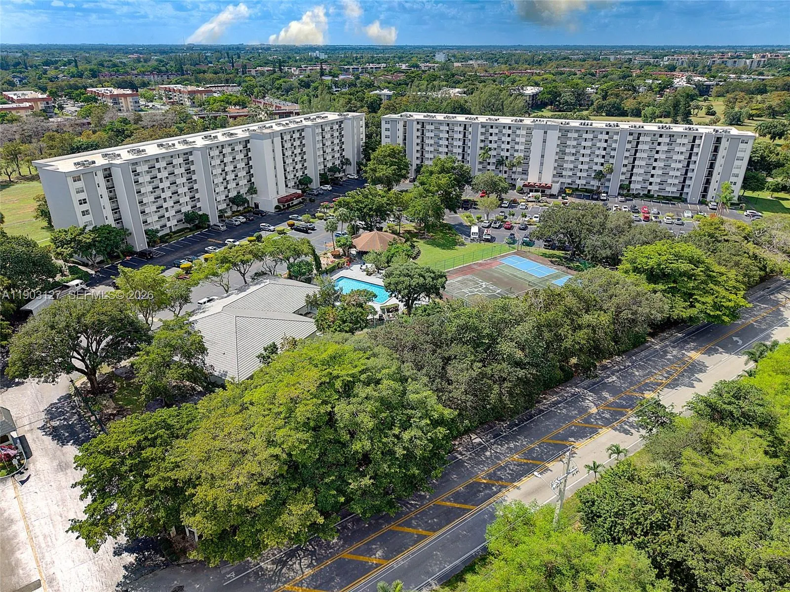 Foto de propiedad en 5900 NW 44th Street 202, Lauderhill, FL 33319 Lauderhill con MLS# 