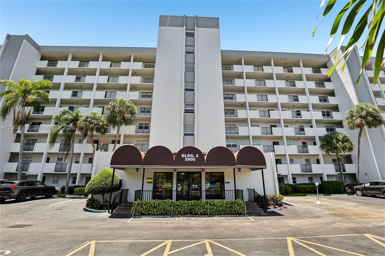 Foto de propiedad en 5900 NW 44th Street 312, Lauderhill, FL 33319 Lauderhill con MLS# 
