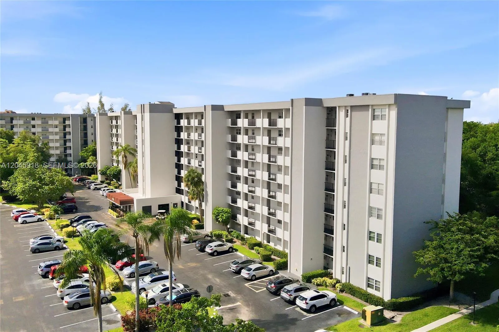 Foto de propiedad en 5900 NW 44th Street 605, Lauderhill, FL 33319 Lauderhill con MLS# 