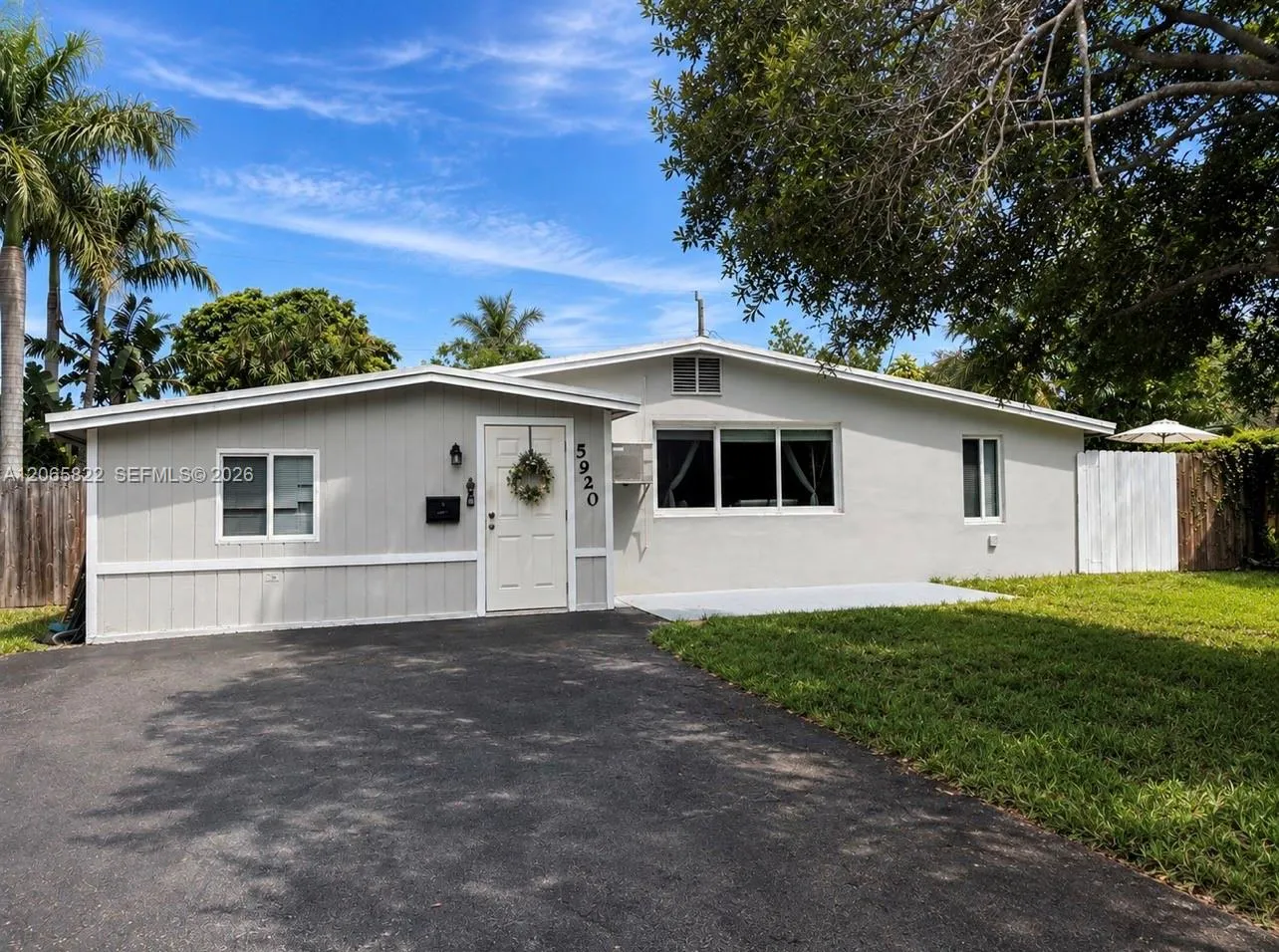 Foto de propiedad en 5920 NE 1st Terrace, Fort Lauderdale, FL 33334 Fort Lauderdale con MLS# 