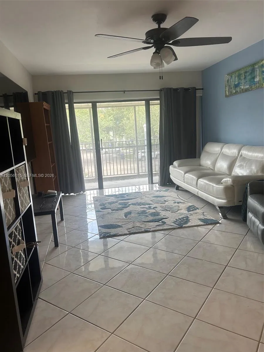 En Venta 5921 Washington Street 128, Hollywood, FL 33023, Hollywood, FL 33023