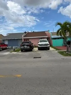 En Renta 5924 W 21st Court, Hialeah, FL 33016, Hialeah, FL 33016
