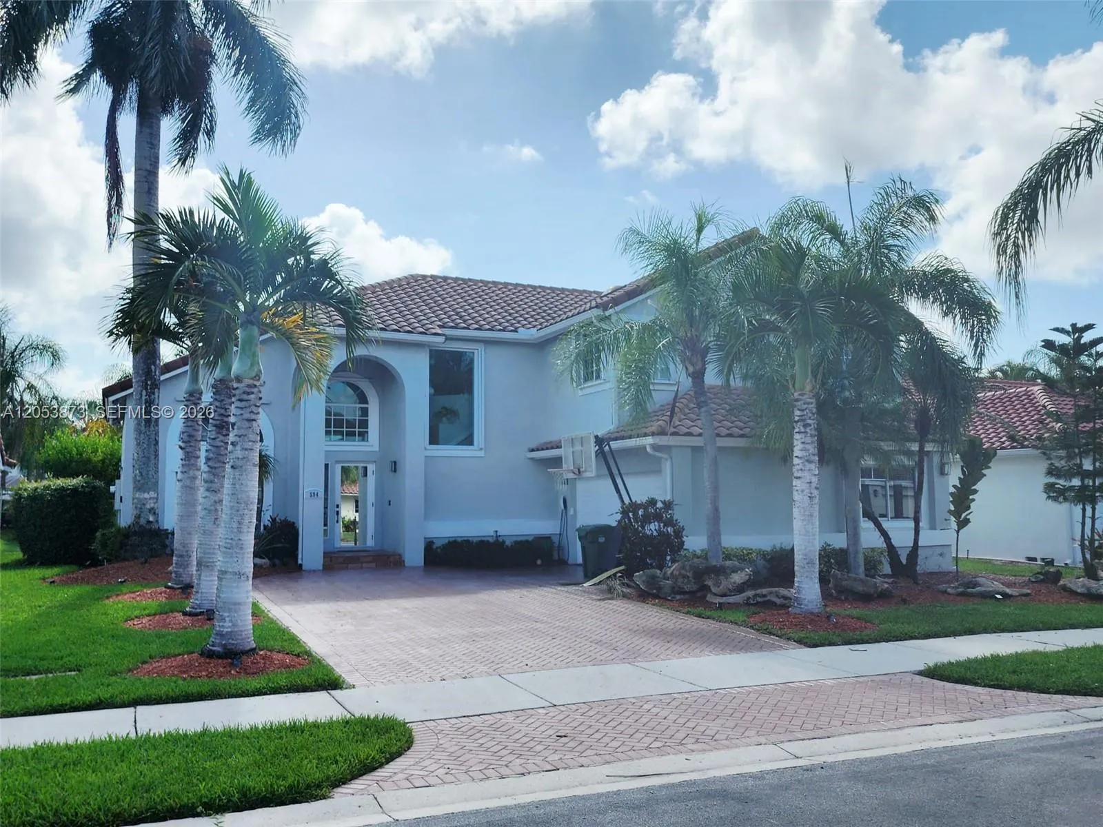 Foto de propiedad en 594 Spinnaker, Weston, FL 33326 Weston con MLS# 