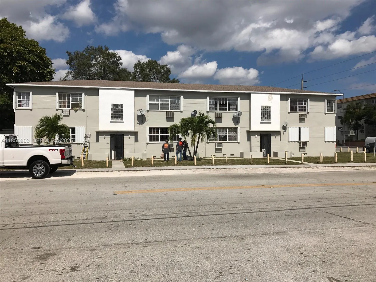 En Venta 595 NE 129th Street, North Miami, FL 33161, North Miami, FL 33161