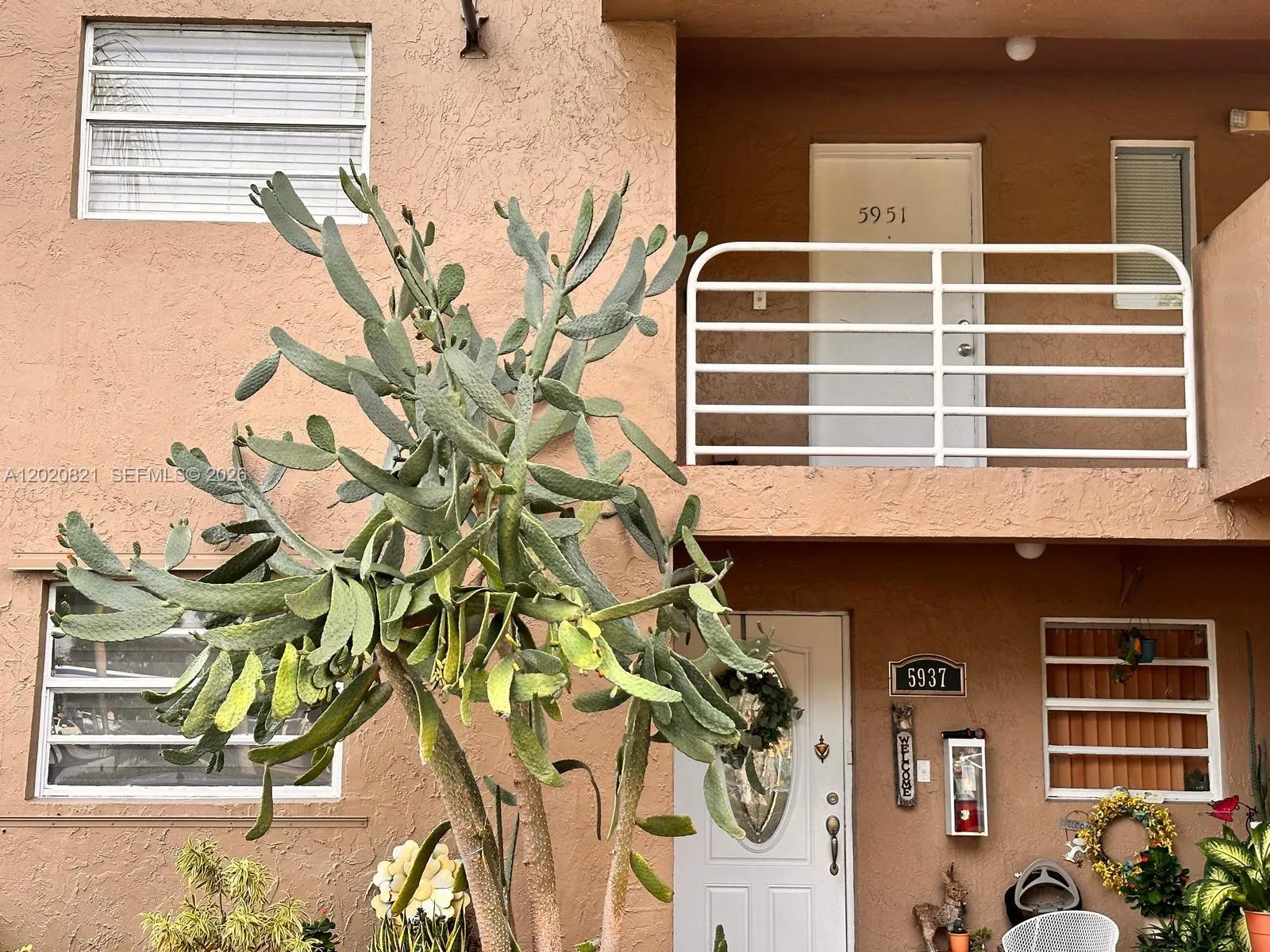Foto de propiedad en 5953 W 28th Avenue 24, Hialeah, FL 33016 Hialeah con MLS# 