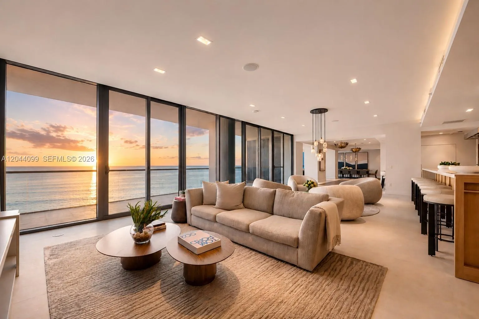 Foto de propiedad en 5959 Collins Avenue 1804/1805, Miami Beach, FL 33140 Miami Beach con MLS# 