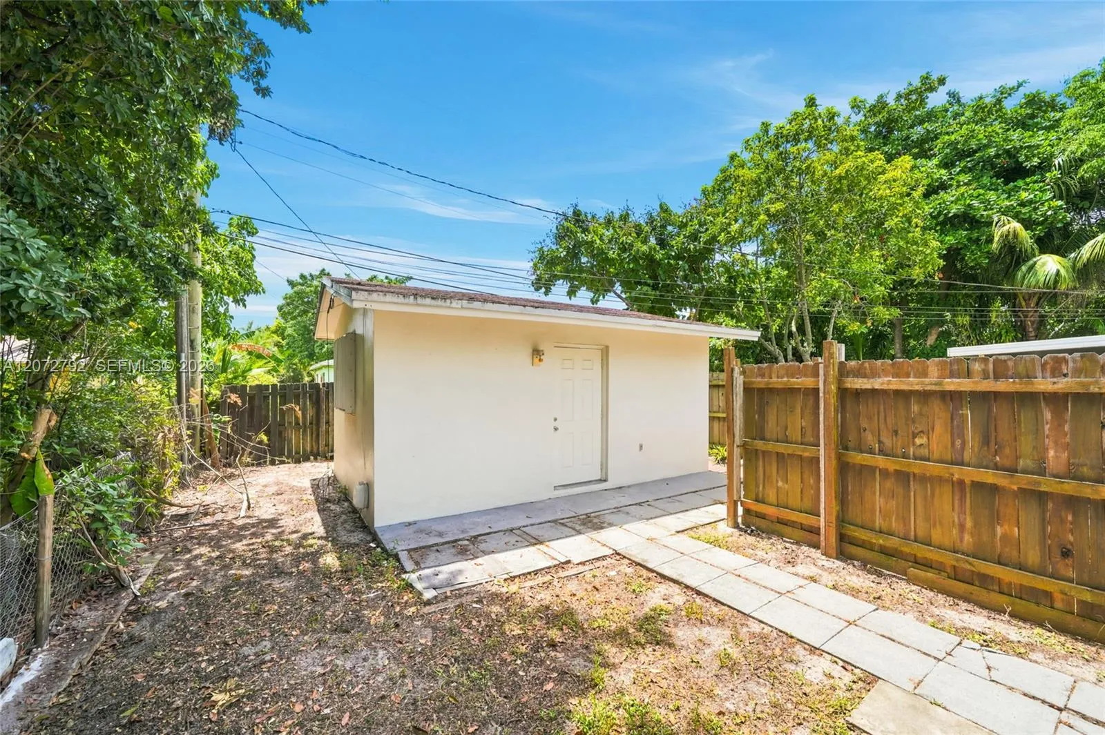 Foto de propiedad en 596 NW 109th Street 1, Miami, FL 33168 Miami con MLS# 