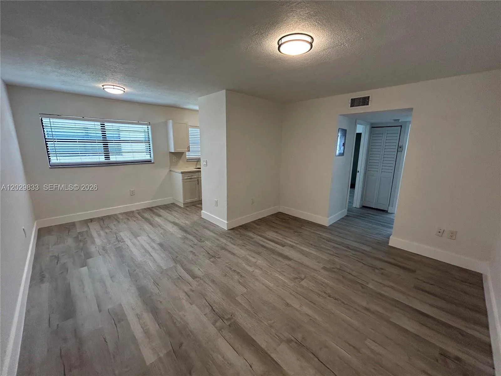 Foto de propiedad en 5960 W 25th Court 102, Hialeah, FL 33016 Hialeah con MLS# 