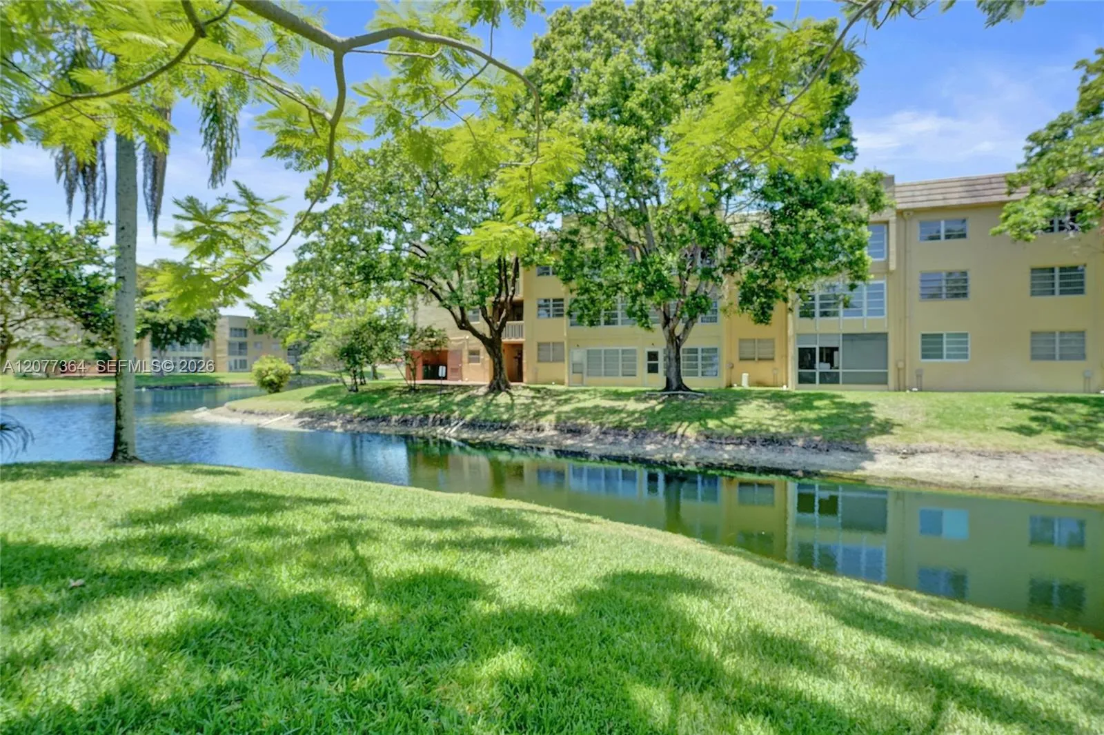 Foto de propiedad en 5961 NW 61st Avenue 310, Tamarac, FL 33319 Tamarac con MLS# 