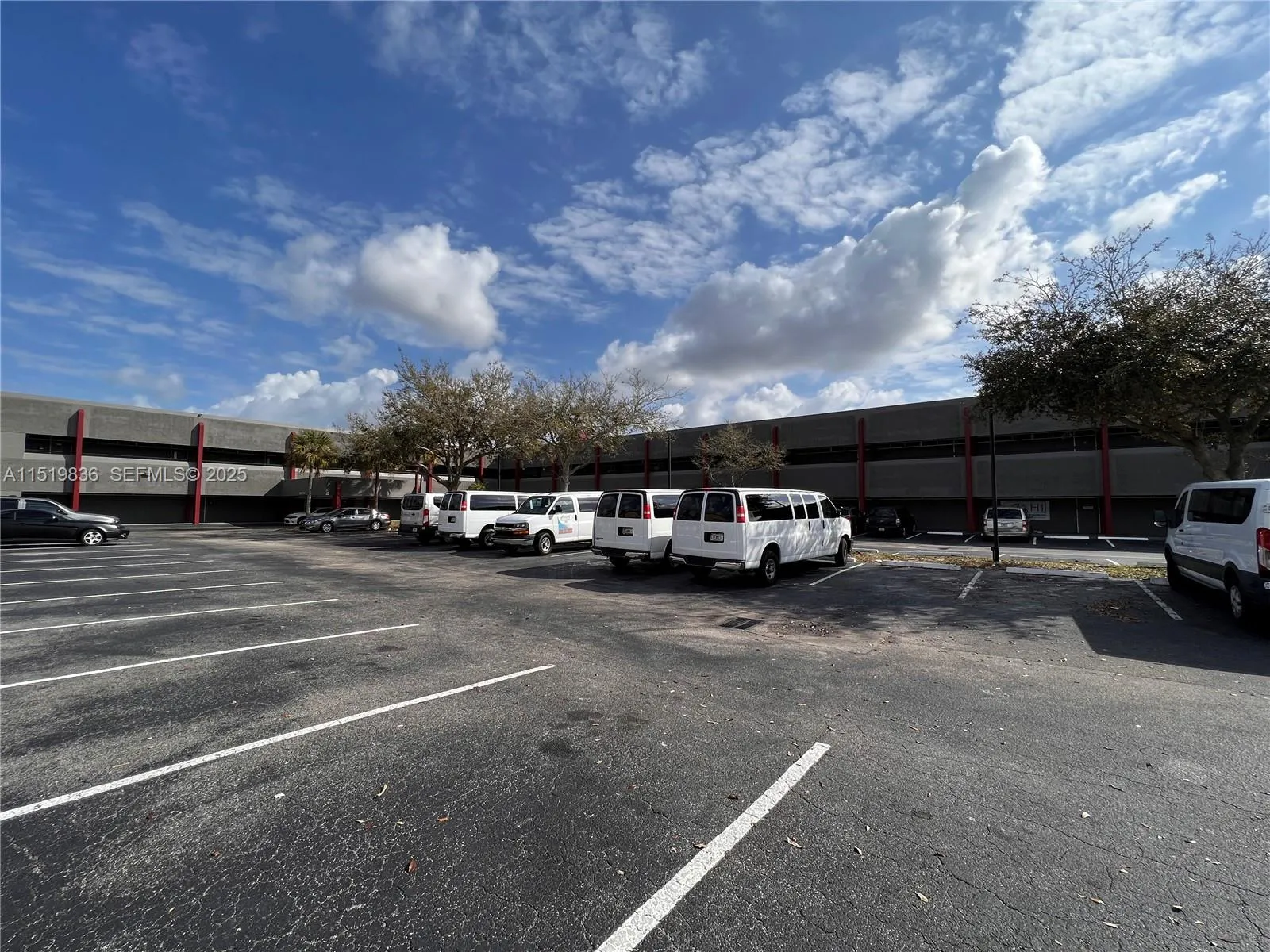 Foto de propiedad en 5975 W Sunrise Boulevard 208B, Sunrise, FL 33313 Sunrise con MLS# 