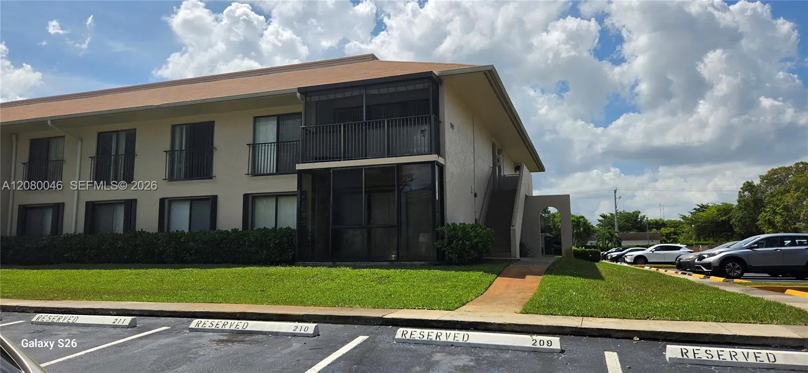 Foto de propiedad en 5981 Washington Street 206, Hollywood, FL 33023 Hollywood con MLS# 